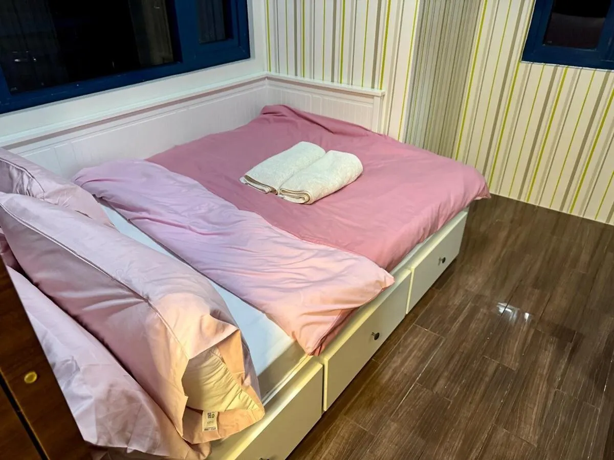 3 Bedroom Air Condo Pool Perfect Holiday Gym Swim 300 Mbps Manila Philippines