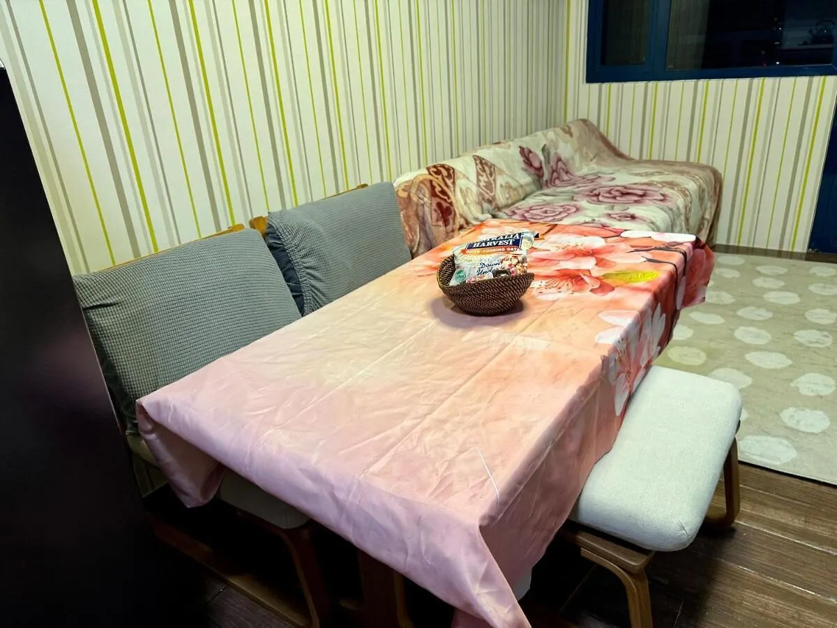 3 Bedroom Air Condo Pool Perfect Holiday Gym Swim 300 Mbps Manila 0*,  Philippines