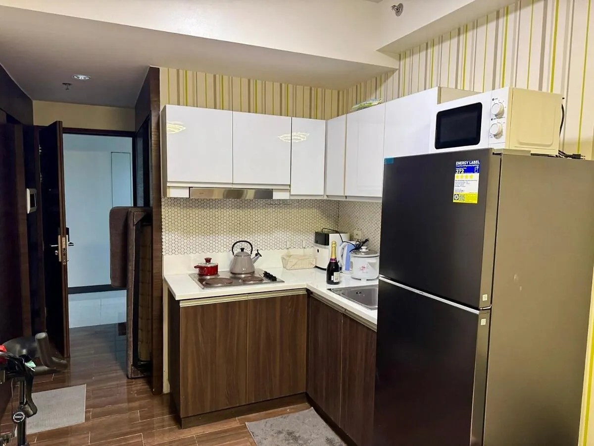 3 Bedroom Air Condo Pool Perfect Holiday Gym Swim 300 Mbps Manila 0*,  Philippines