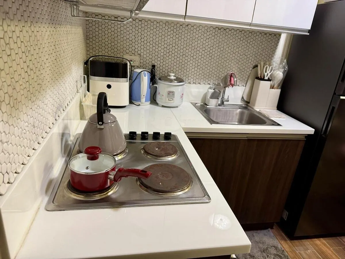 Apartment 3 Bedroom Air Condo Pool Perfect Holiday Gym Swim 300 Mbps Manila Philippines
