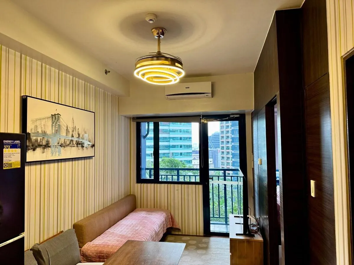 Apartment 3 Bedroom Air Condo Pool Perfect Holiday Gym Swim 300 Mbps Manila