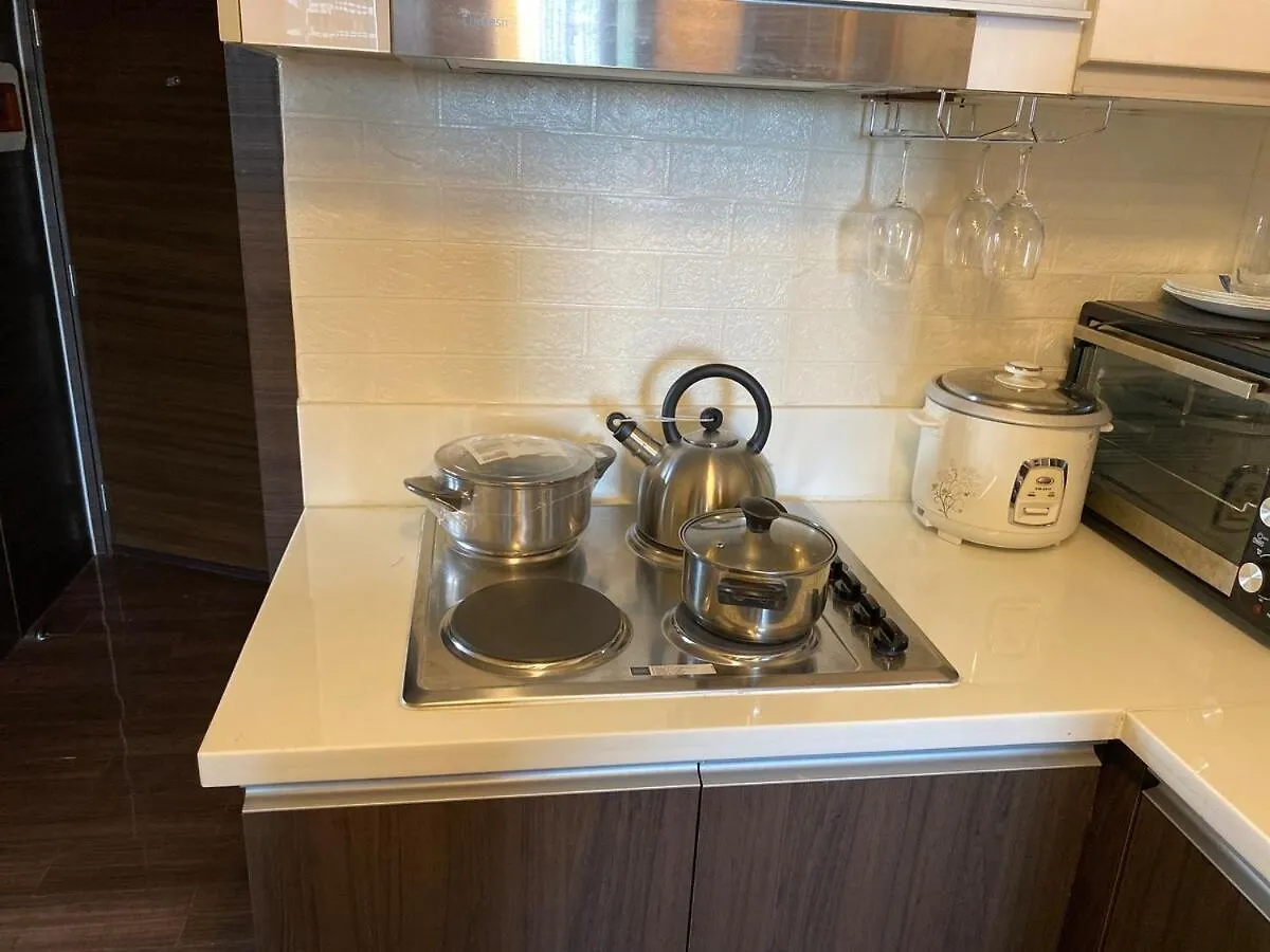 Apartment 3 Bedroom Air Condo Pool Perfect Holiday Gym Swim 300 Mbps Manila